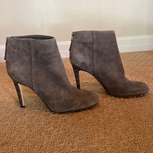 Sam Edelman stiletto ankle bootie. Size 8.